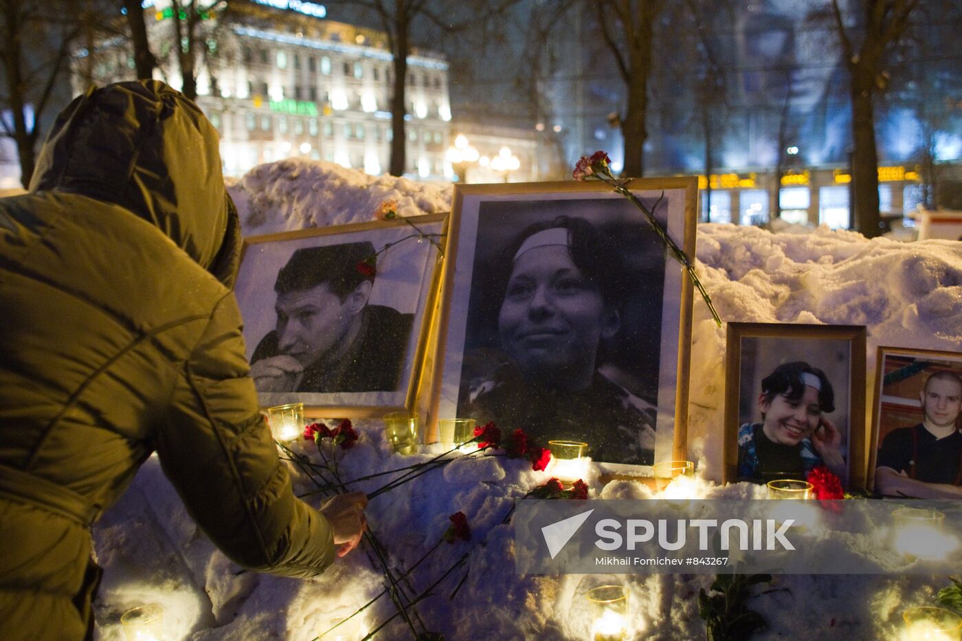 Rallies commemorate Stanislav Markelov and Anastasia Baburova