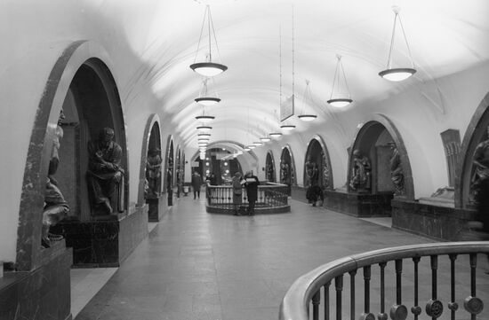 Metro station "Revolution Square"