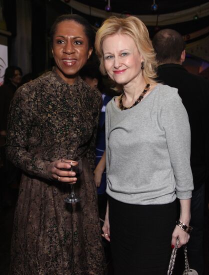 Yelena Khanga and Darya Dontsova
