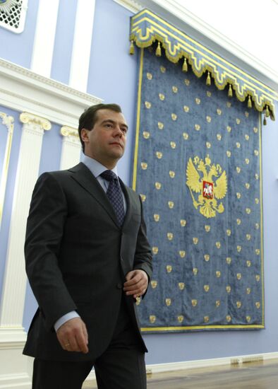 Dmitry Medvedev meets with members of Public Chamber