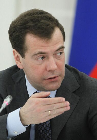 Dmitry Medvedev meets with members of Public Chamber