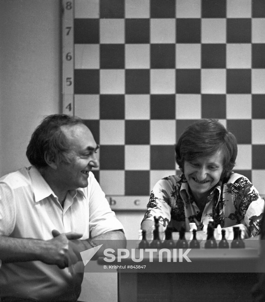 Grandmaster Oleg Romanishin with chess coach Viktor Kart