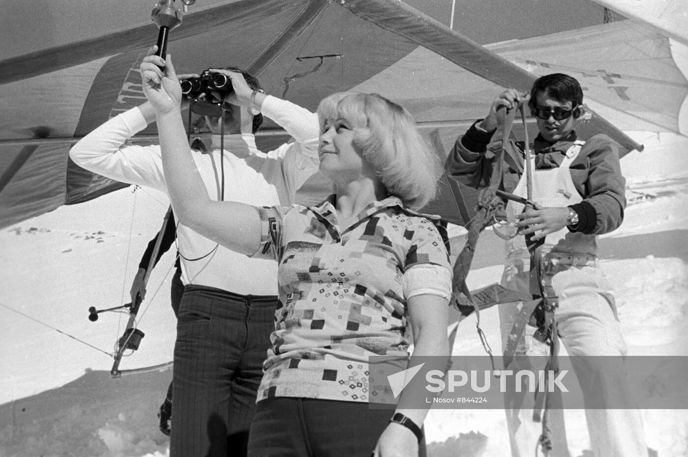 Hand-gliding competition "Dombaiskiye vershiny-78"
