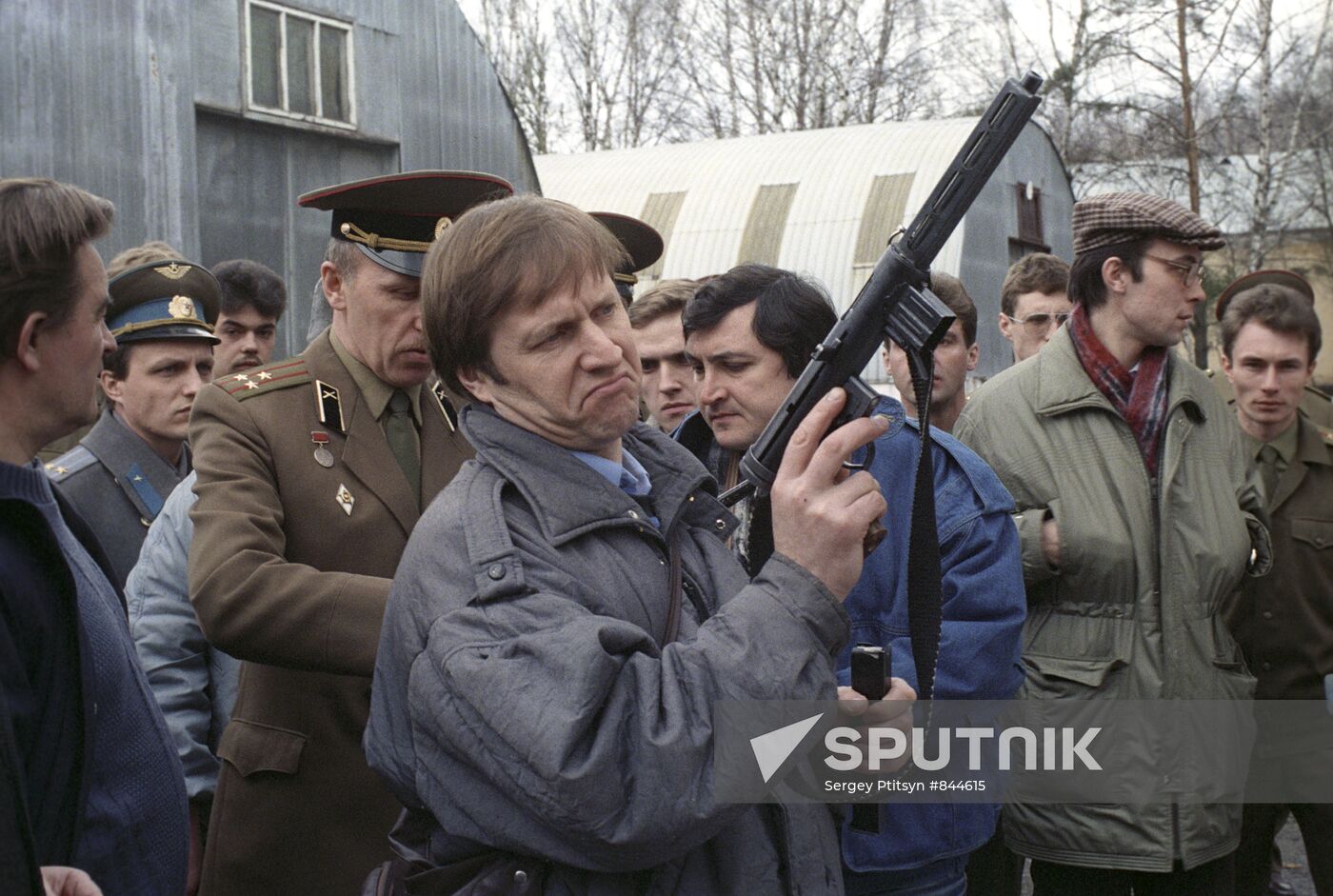 Journalists see home-made weapons from Armenia