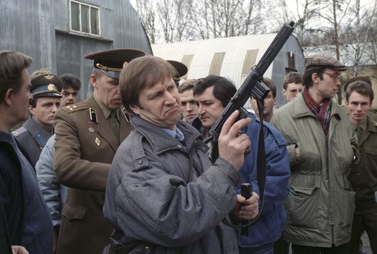 Journalists see home-made weapons from Armenia