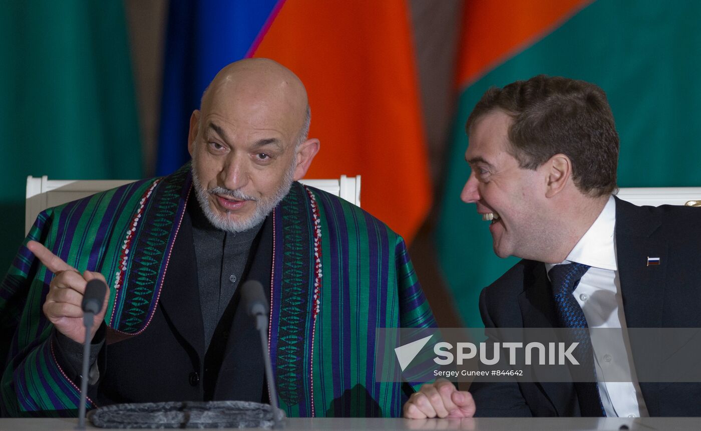 Dmitry Medvedev, Hamid Karzai hold talks