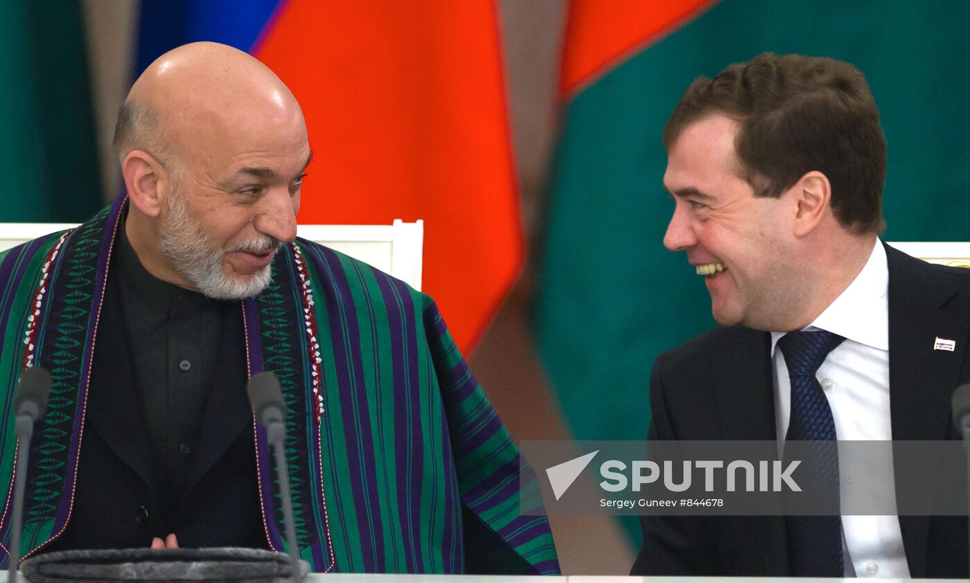 Dmitry Medvedev, Hamid Karzai hold talks