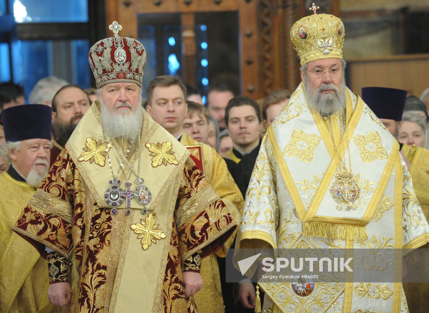 Patriarch Kirill consecrates banners of Russian Cossacks