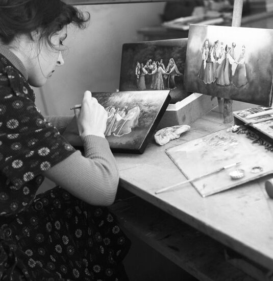 Fedoskino miniature painting school