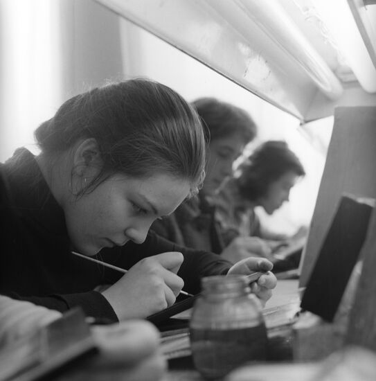 Fedoskino miniature painting school