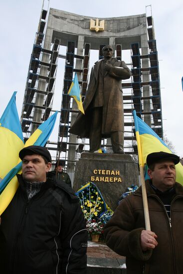 Celebration of Ukraine's Unification Day in Lvov