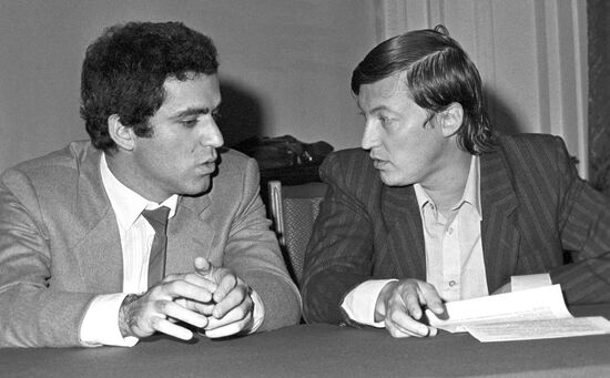 Garry Kasparov and Anatoly Karpov