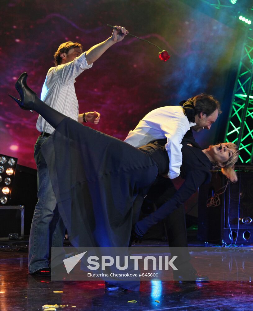 Singer Ingrid, Boris Krasnov