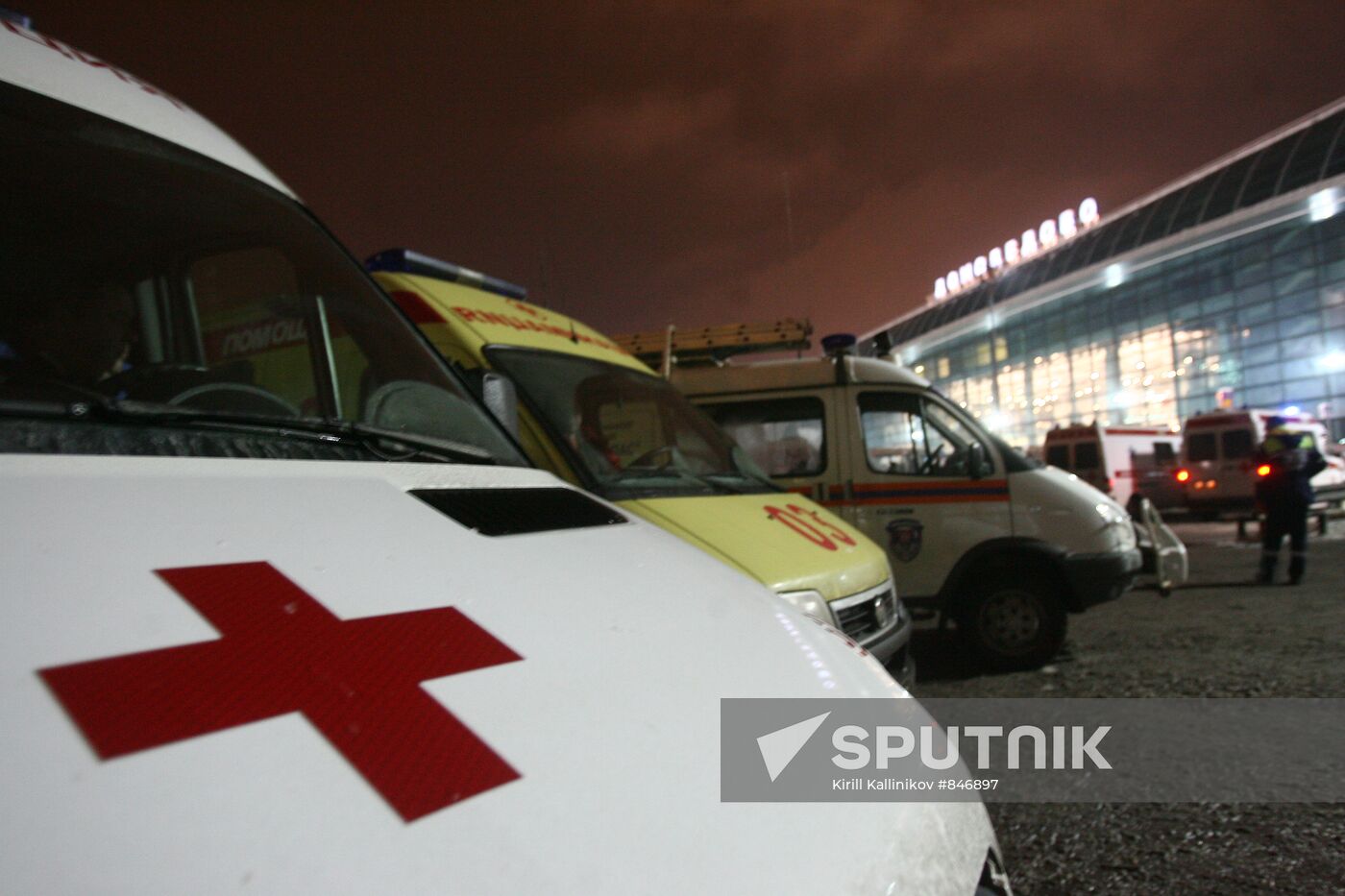 Blast hits Domodedovo Airport