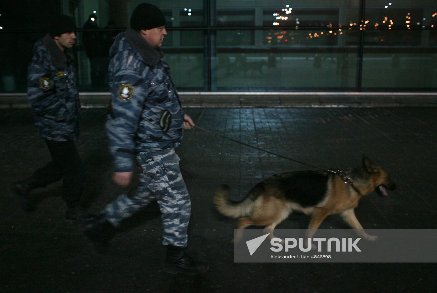 Blast hits Domodedovo airport