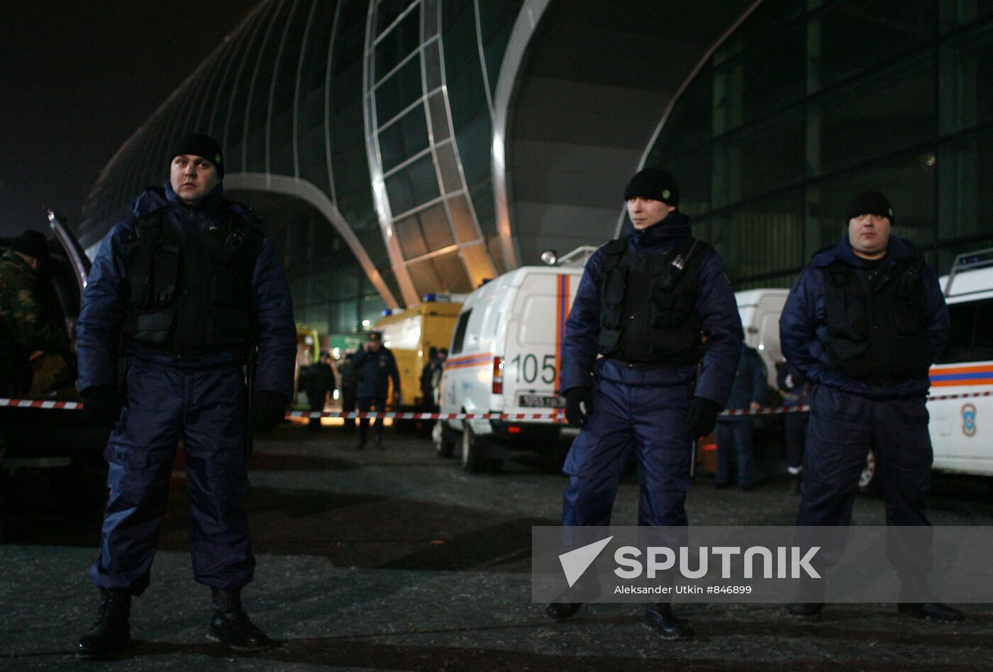 Blast hits Domodedovo airport