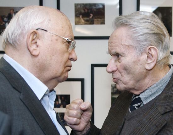 Mikhail Gorbachev and Genrikh Borovik