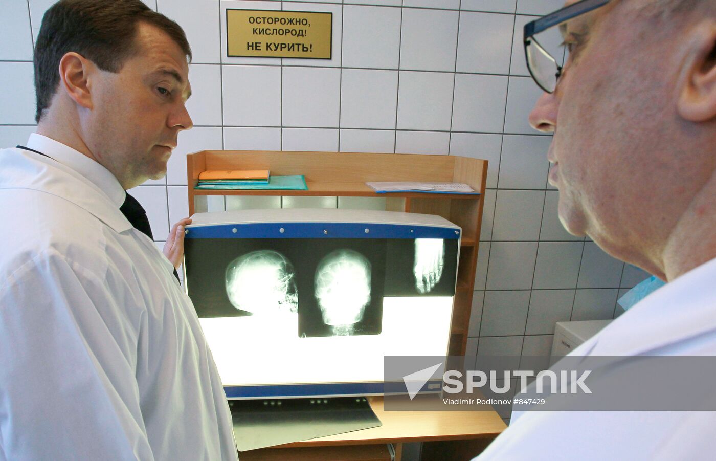 Dmitry Medvedev visits victims of the blast at Domodedovo