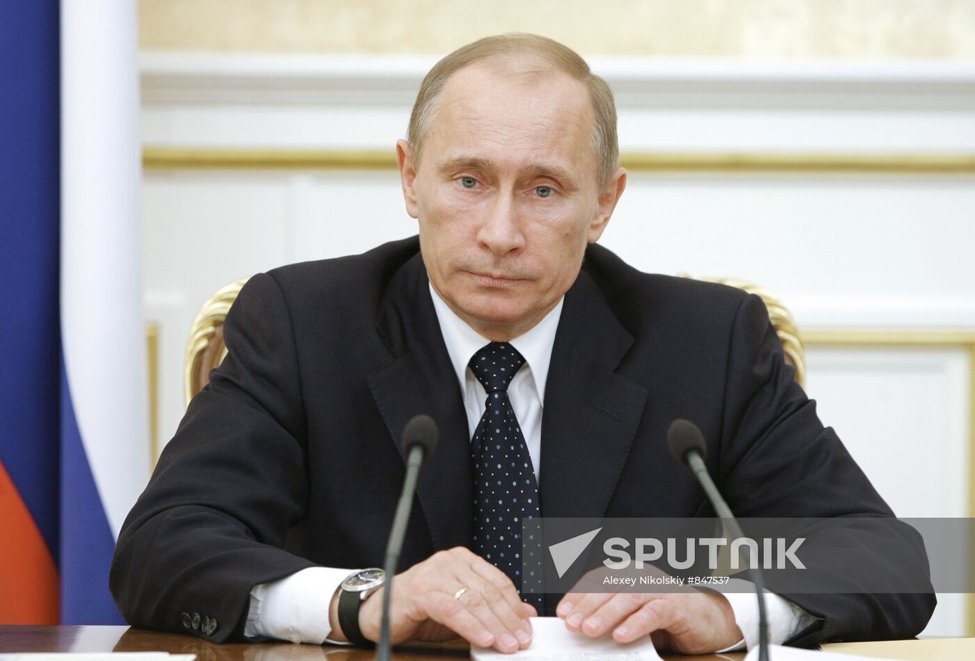 Vladimir Putin conducts government presidium meeting