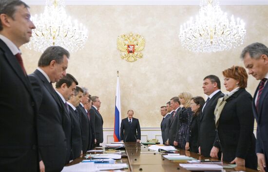 Vladimir Putin conducts government presidium meeting