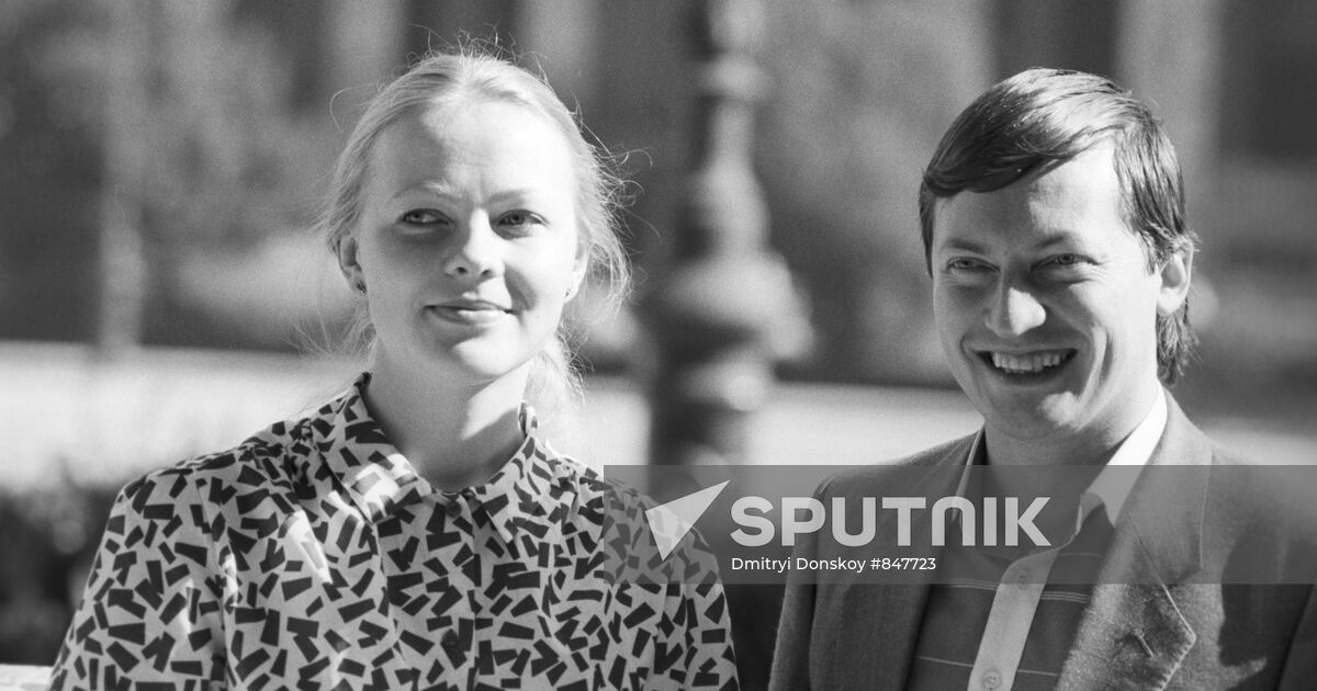 Former world chess champion Anatoly Karpov and his bride Natalia Bulanova  before registering their marriage Stock Photo - Alamy