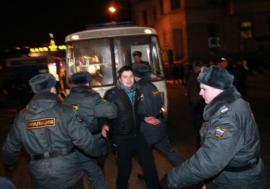 About 10 rioters detained outside Tretyakovskaya metro station