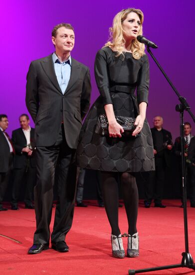 Marat Basharov, Mischa Barton