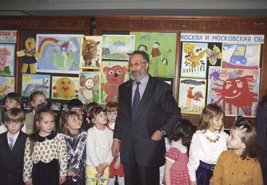 Artur Chilingarov at opening of children's srawings exhibition