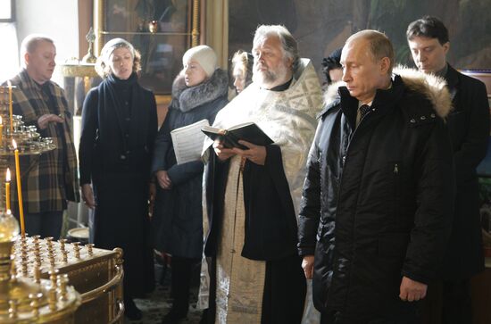 Vladimir Putin visits St.Trinity Church