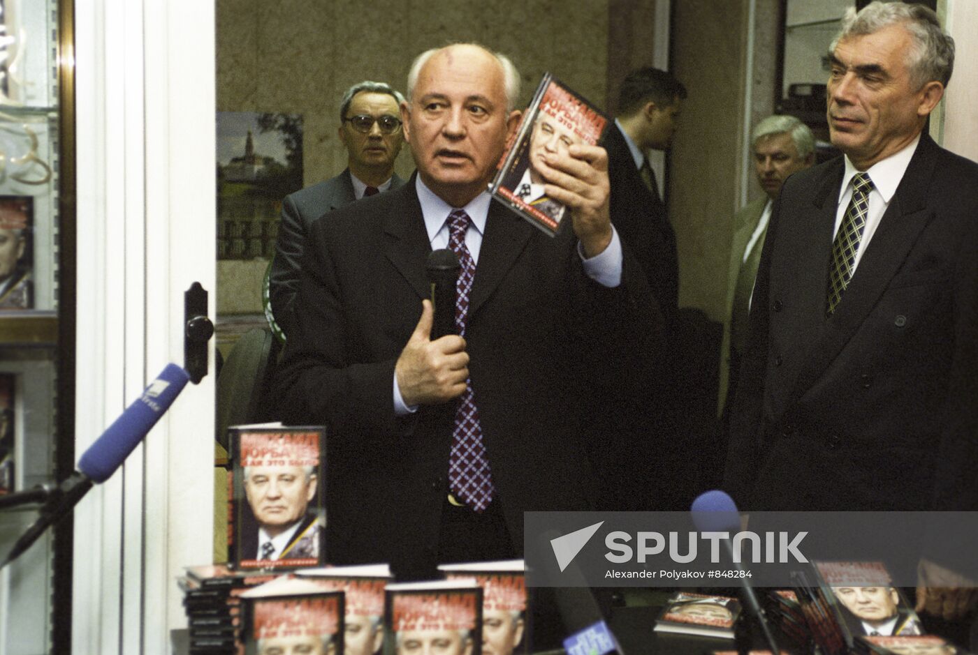 Mikhail Gorbachev presents his book