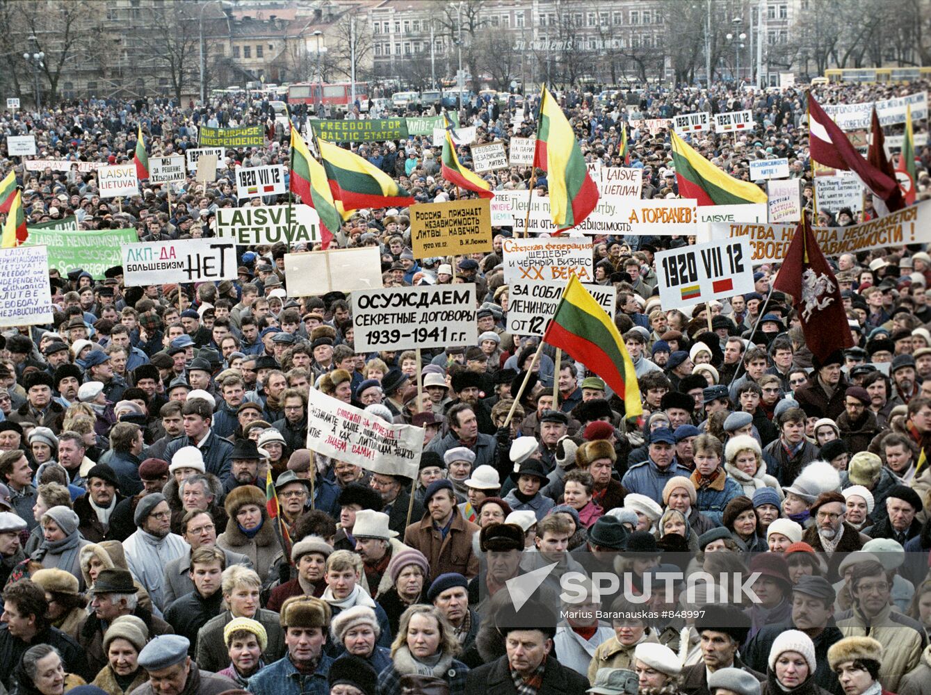 Vilnius residents attend rally