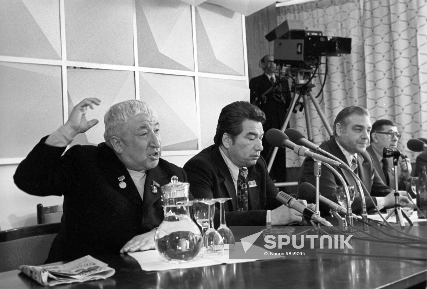 Rasul Gamzatov and Chingiz Aitmatov