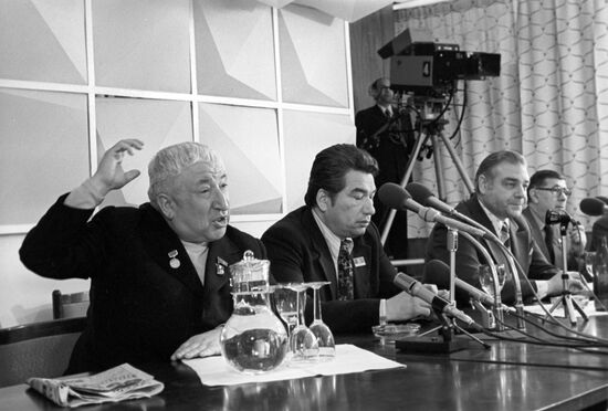 Rasul Gamzatov and Chingiz Aitmatov