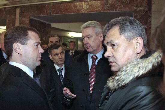 Dmitry Medvedev visits Moscow underground