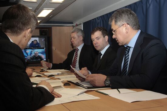 Dmitry Medvedev visits Moscow underground