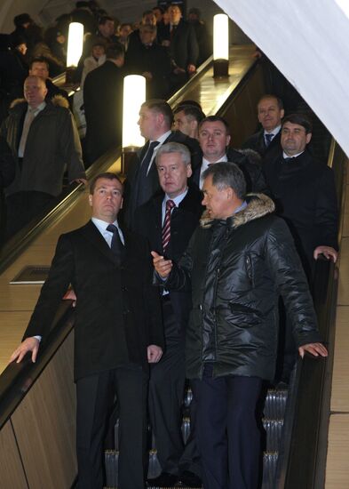 Dmitry Medvedev visits Moscow metro