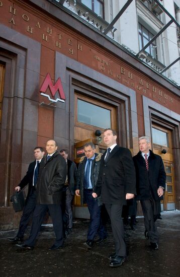 Dmitry Medvedev visits Moscow metro