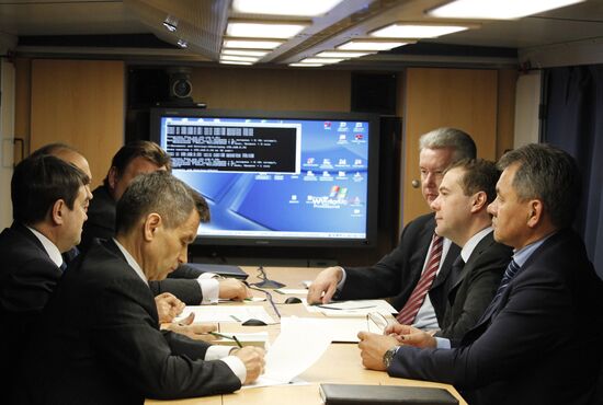 Dmitry Medvedev visits Moscow underground