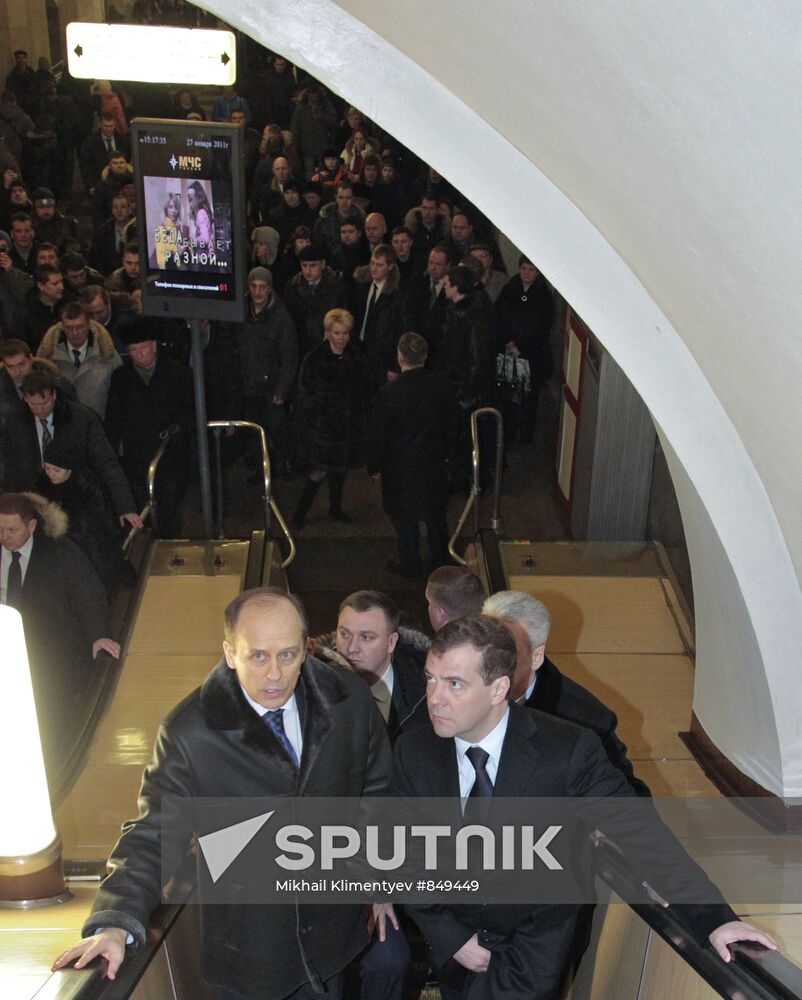 President Medvedev goes down into subway station