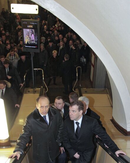 President Medvedev goes down into subway station