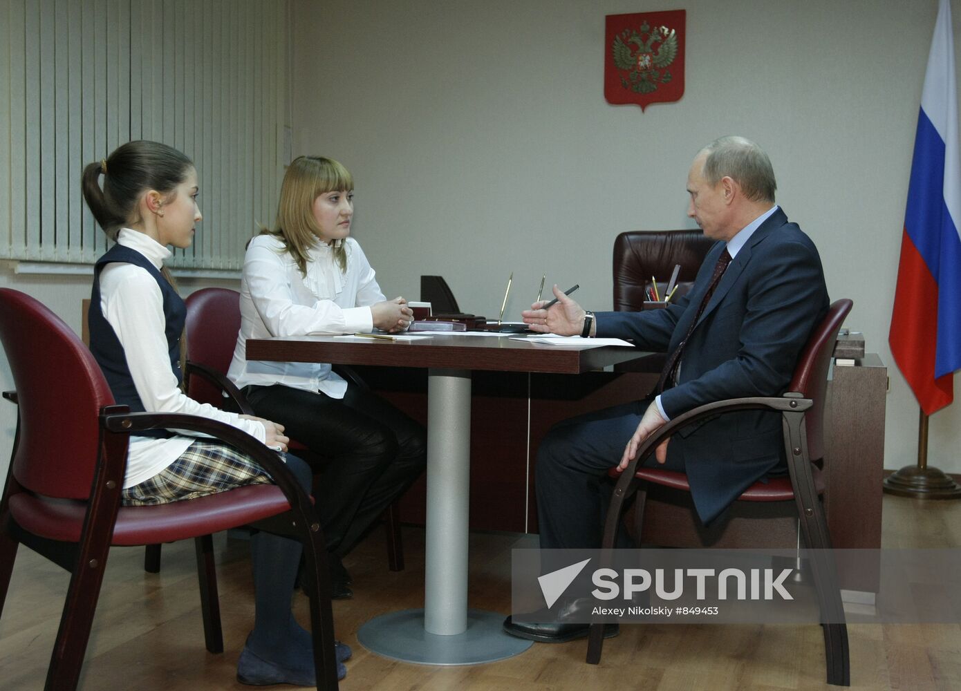 Vladimir Putin in United Russia's Orenburg liaison office