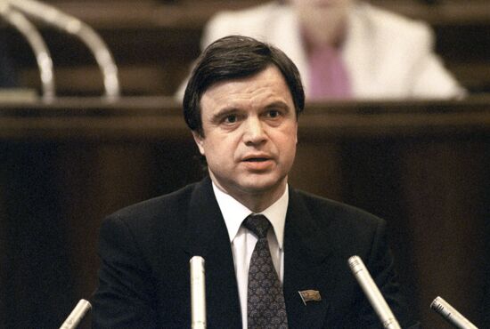 First Vice Chairman of RF Supreme Soviet R.Khasbulatov
