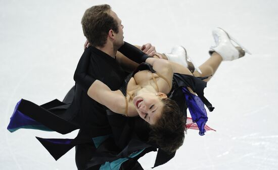 Nora Hoffmann and Maxim Zavozin of Hungary