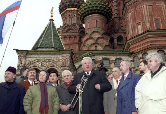 Boris Yeltsin speaking at rally on Red Square