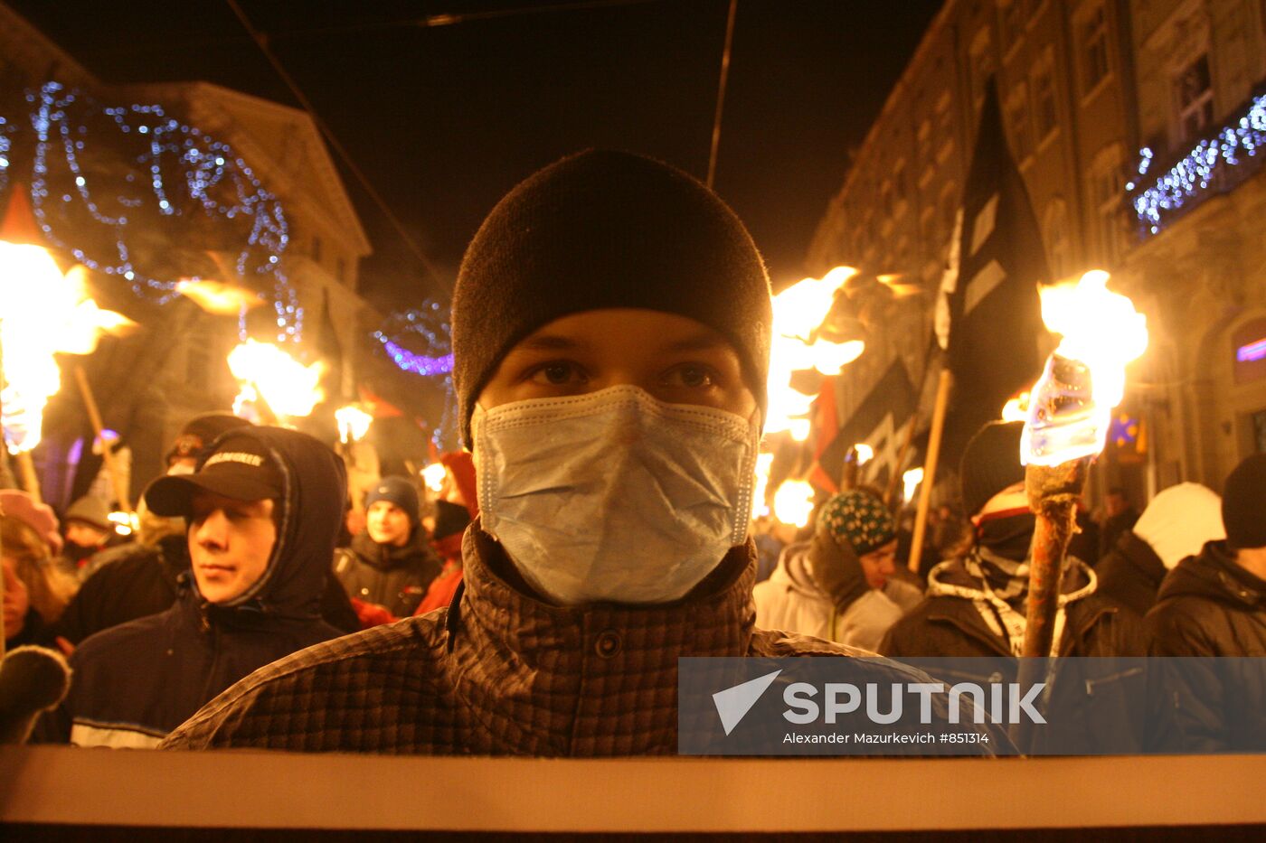 Torchlight march, a tribute to Kruty victims
