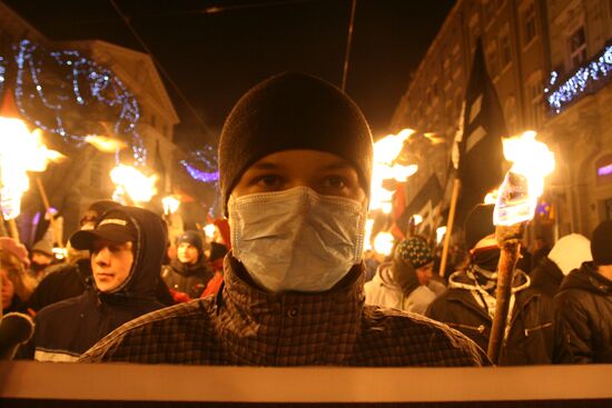 Torchlight march, a tribute to Kruty victims