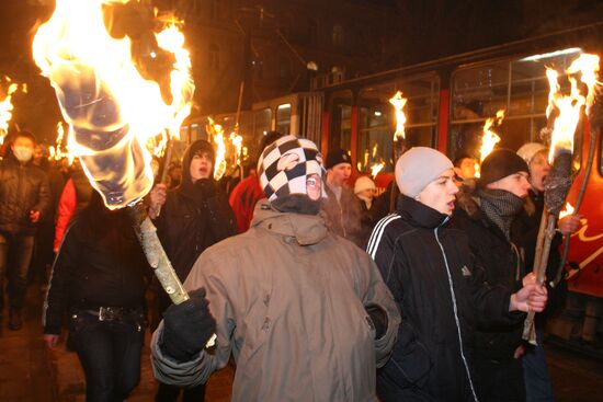 Torchlight march, a tribute to Kruty victims