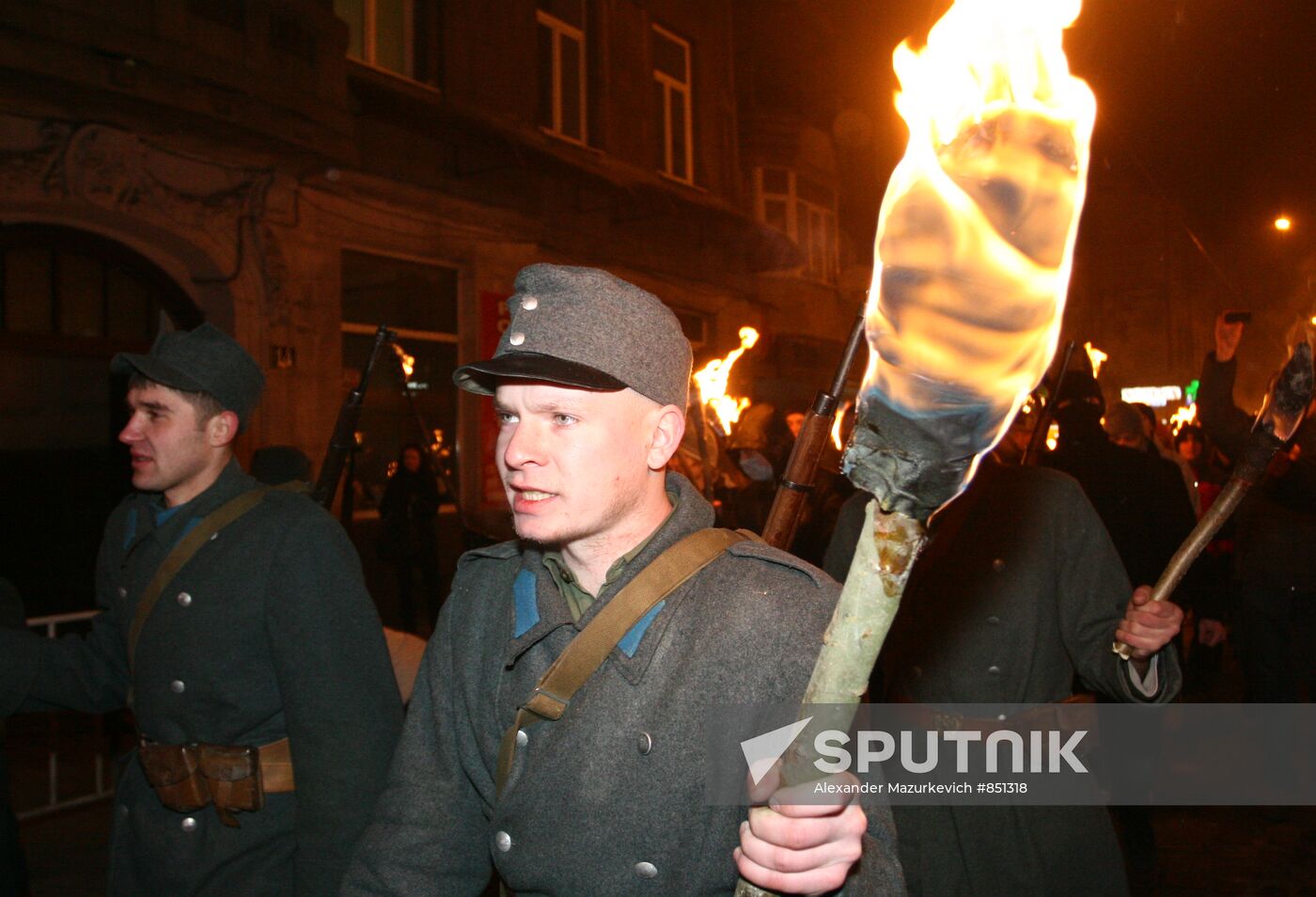 Torchlight march, a tribute to Kruty victims