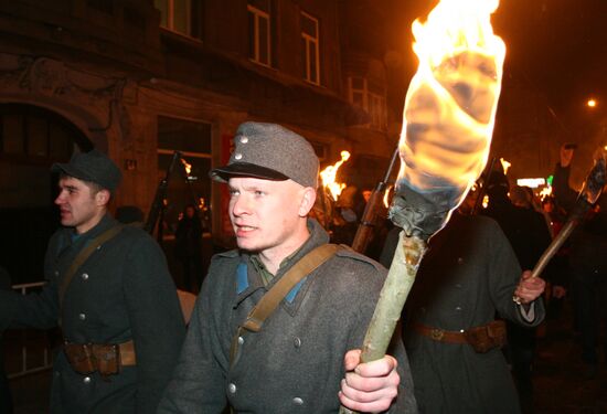 Torchlight march, a tribute to Kruty victims