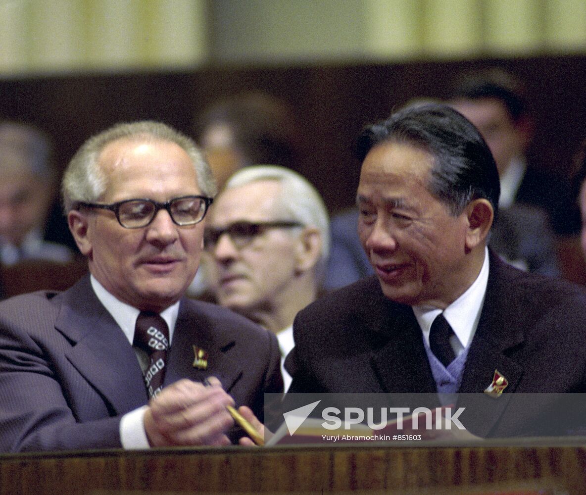 Erich Honecker and Le Duan